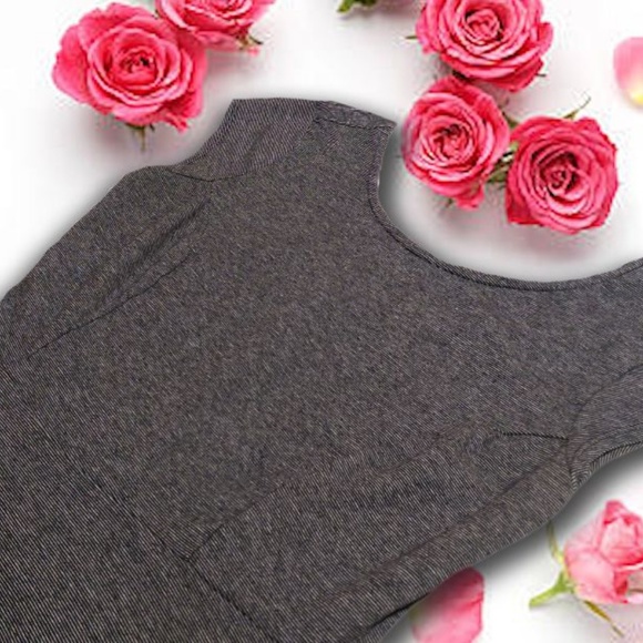 Old Navy • Black and White Pin Striped Dress - Picture 4 of 4